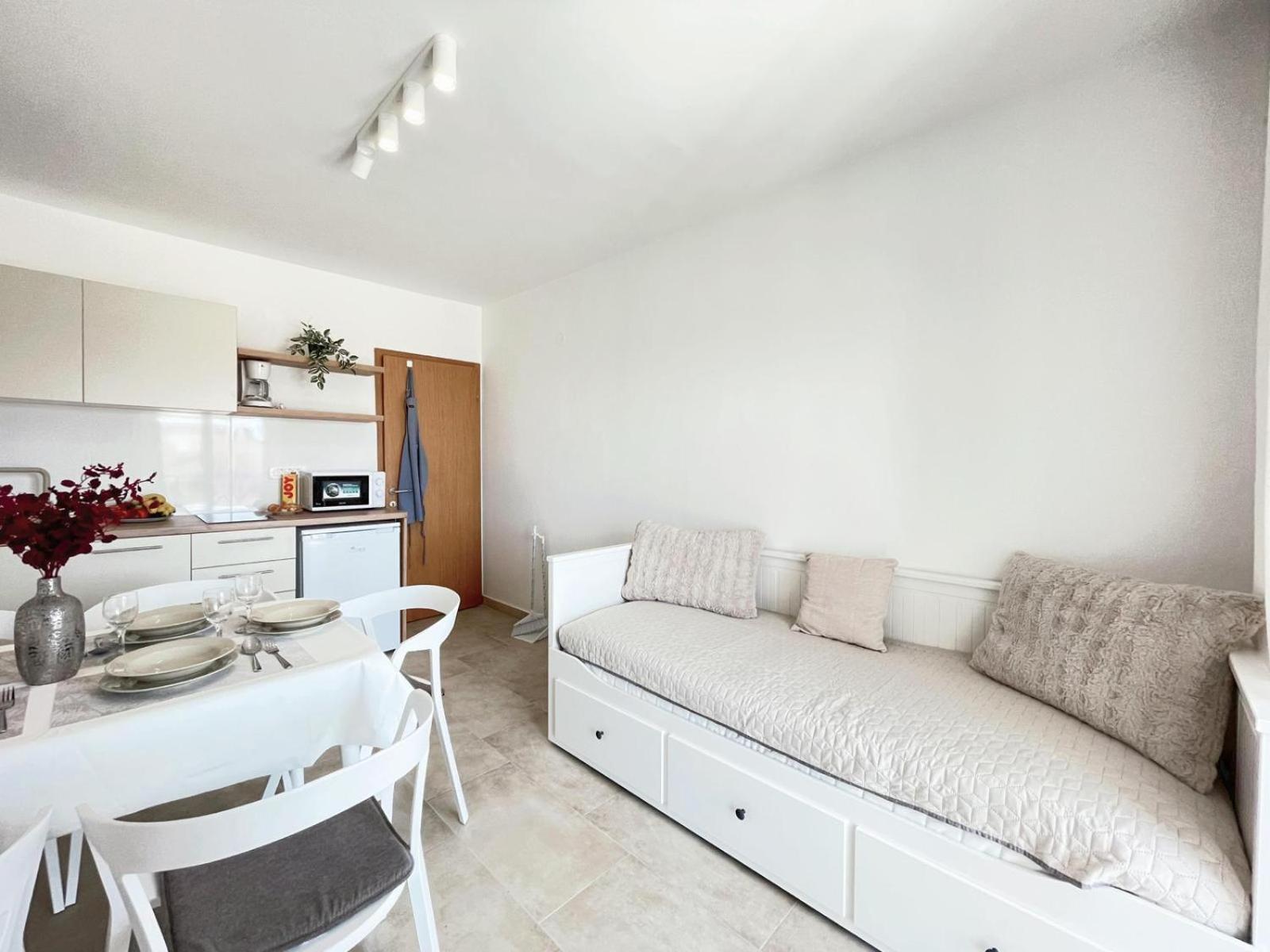 Caramel Comforts With Sea View In Stinjan Only 300 Meters From The Beach Pula Dış mekan fotoğraf